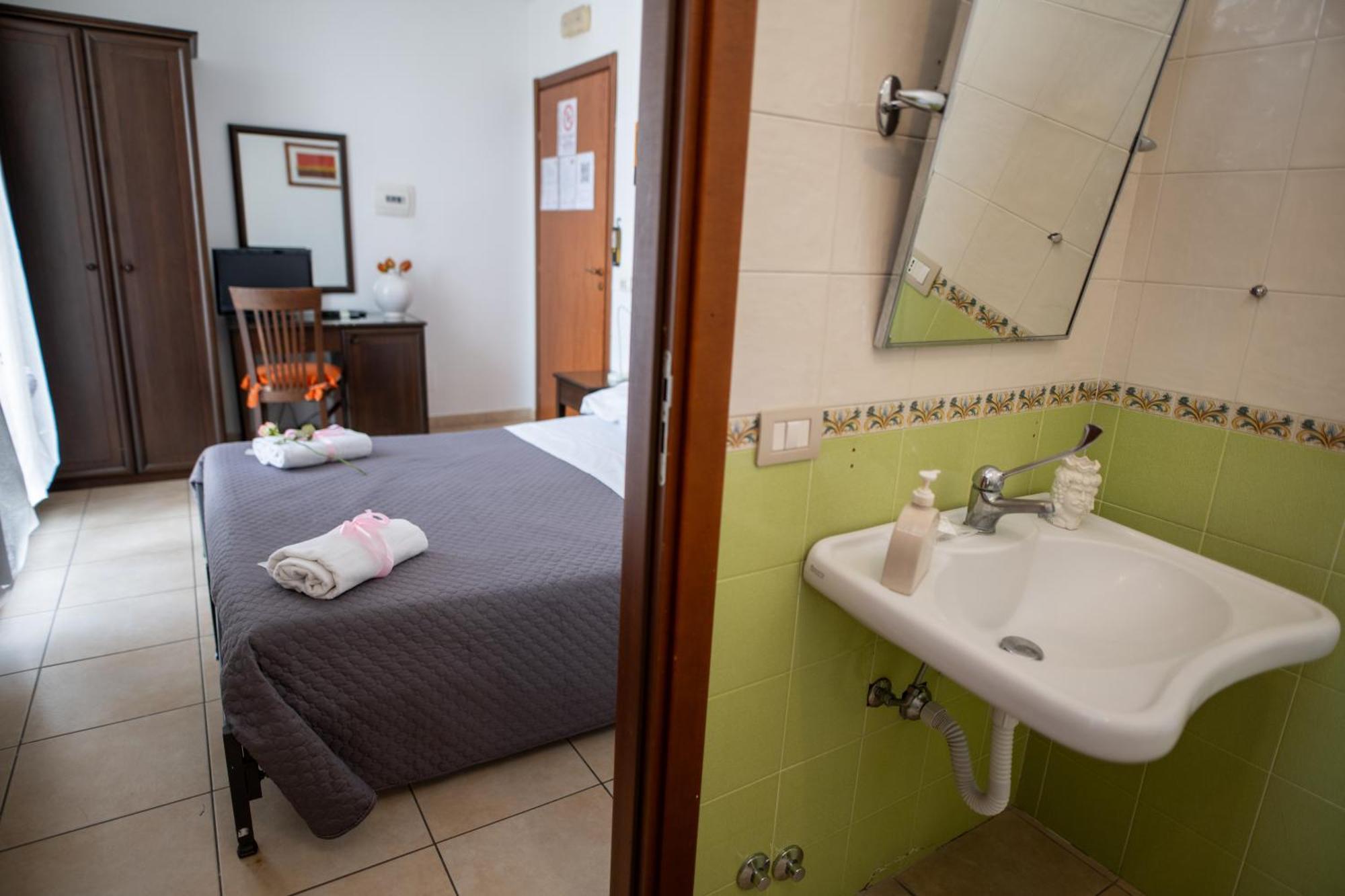 קלטג'ירונה B&B Regina Carolina מראה חיצוני תמונה