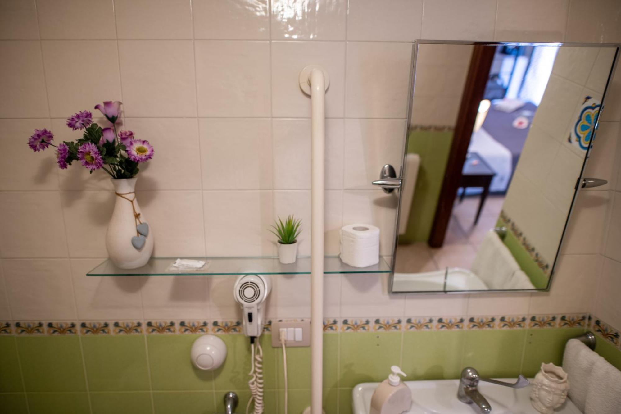 קלטג'ירונה B&B Regina Carolina מראה חיצוני תמונה