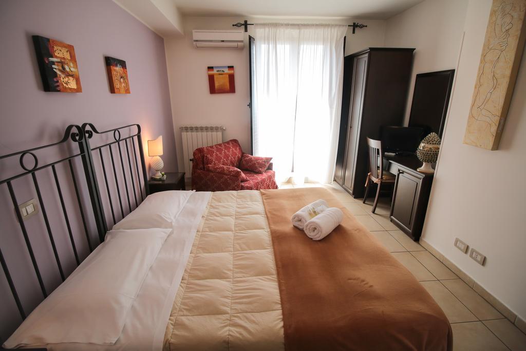 קלטג'ירונה B&B Regina Carolina מראה חיצוני תמונה