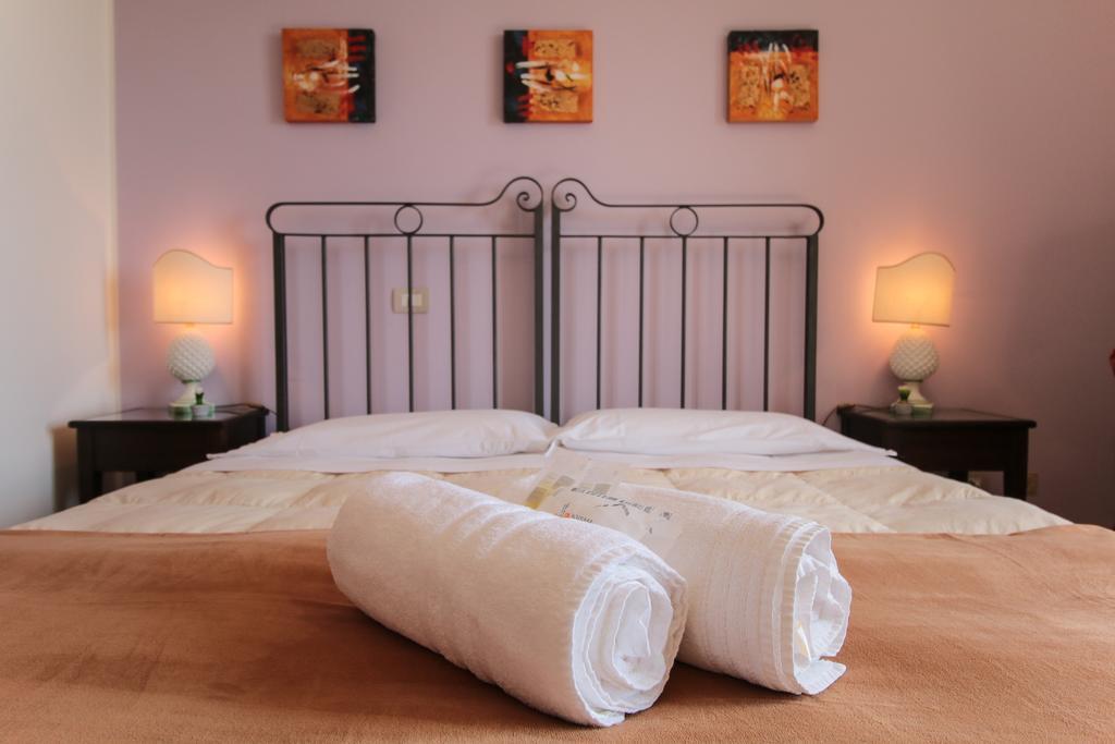 קלטג'ירונה B&B Regina Carolina מראה חיצוני תמונה