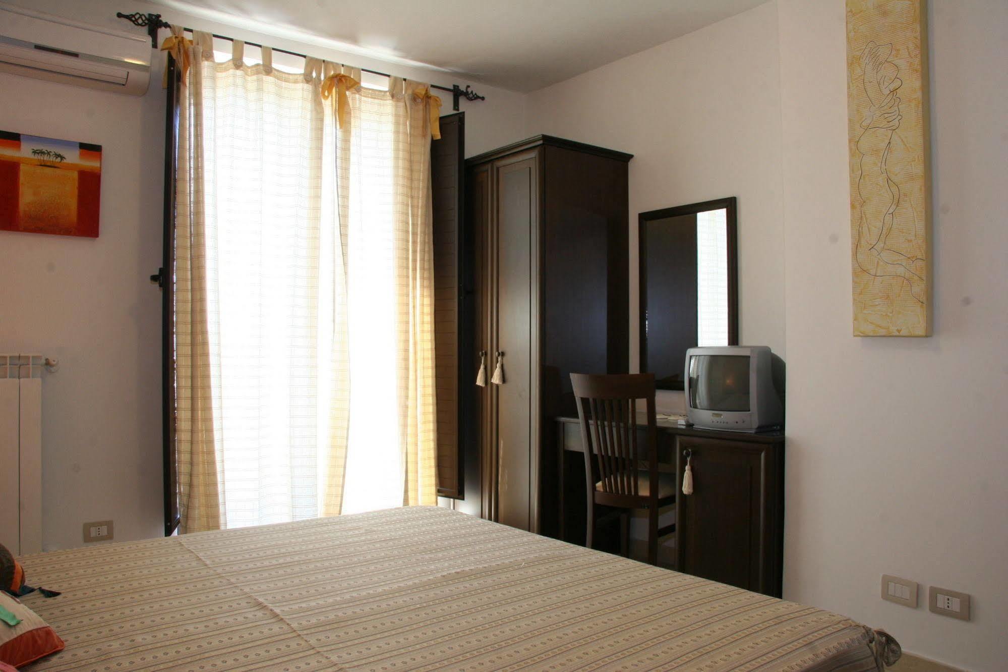 קלטג'ירונה B&B Regina Carolina מראה חיצוני תמונה